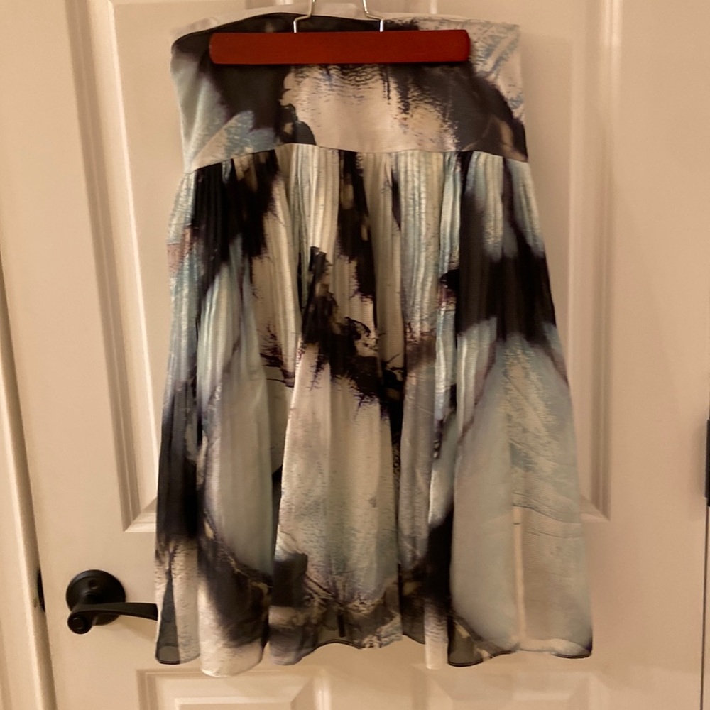 Katherine Kidd Limited Edition MIDI pleated skirt. Size 4. NWOT.